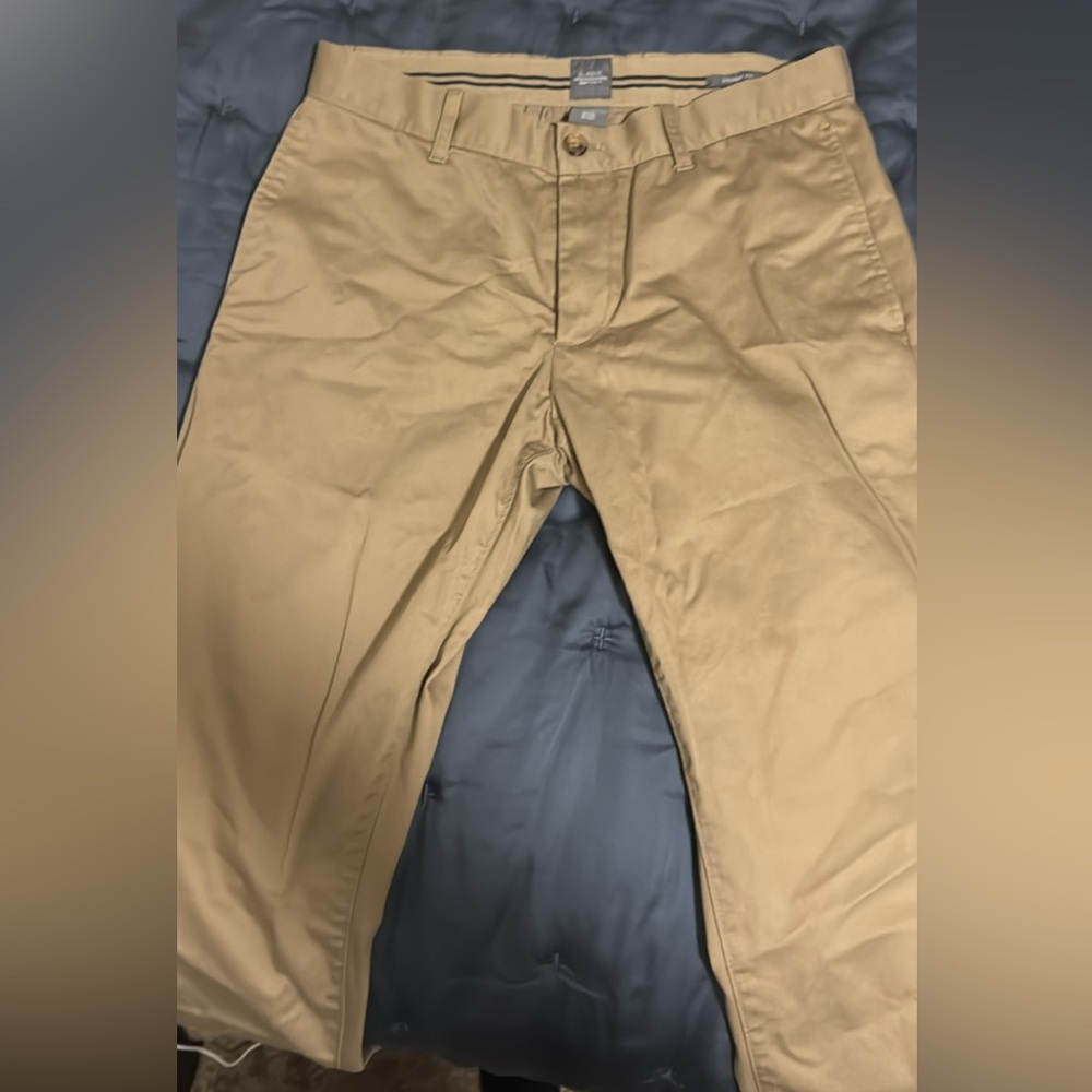 GAP Classic Men's Khaki Chinos